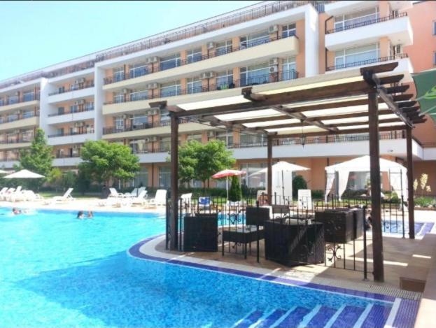 Holiday Apartments Grand Kamelia Slăntjev Brjag Exteriör bild